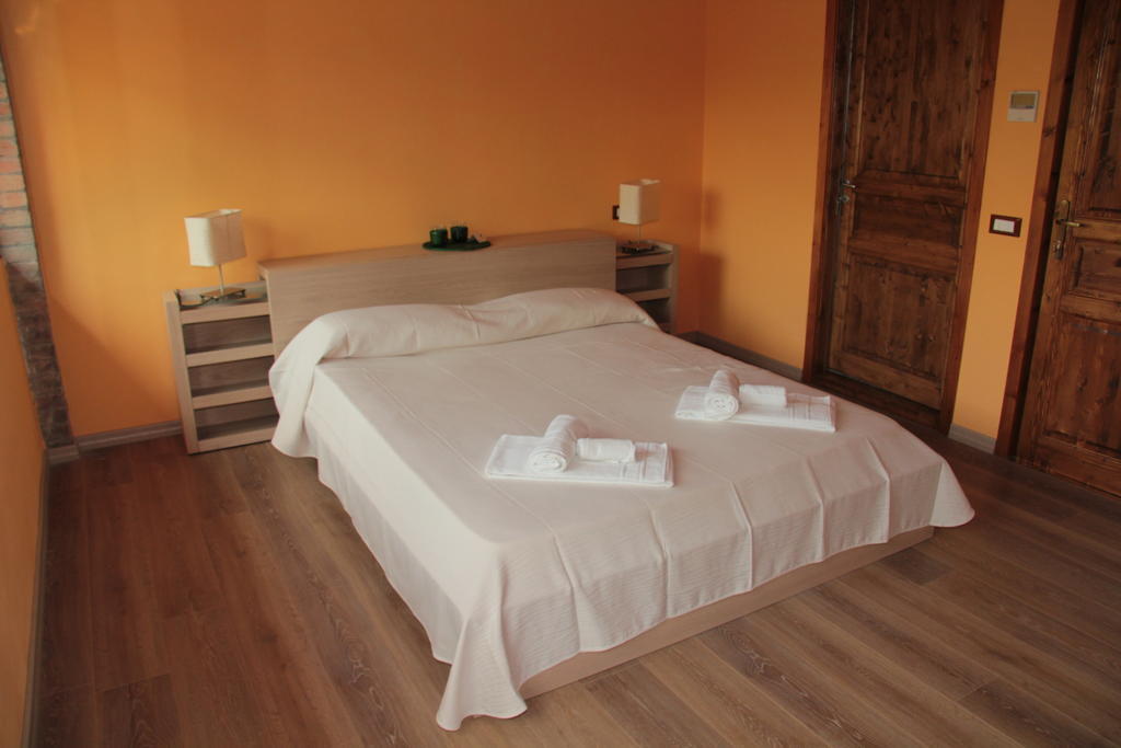 פררה Conte Pietro Room&Breakfast חדר תמונה