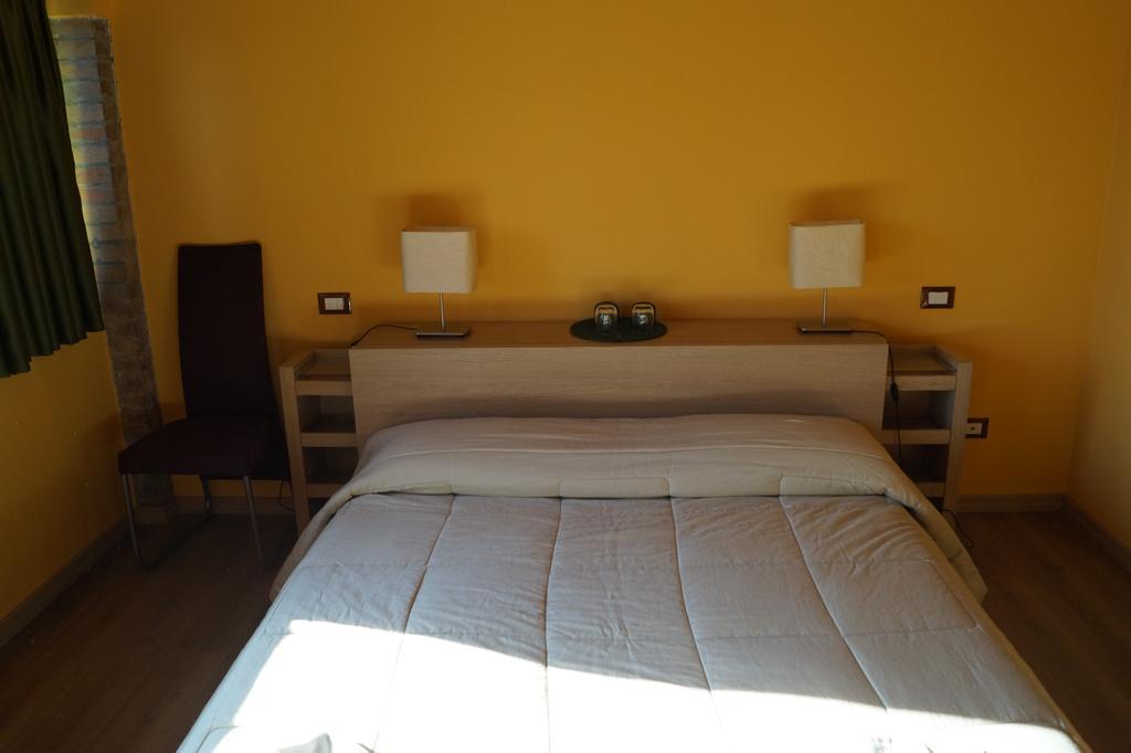 פררה Conte Pietro Room&Breakfast מראה חיצוני תמונה